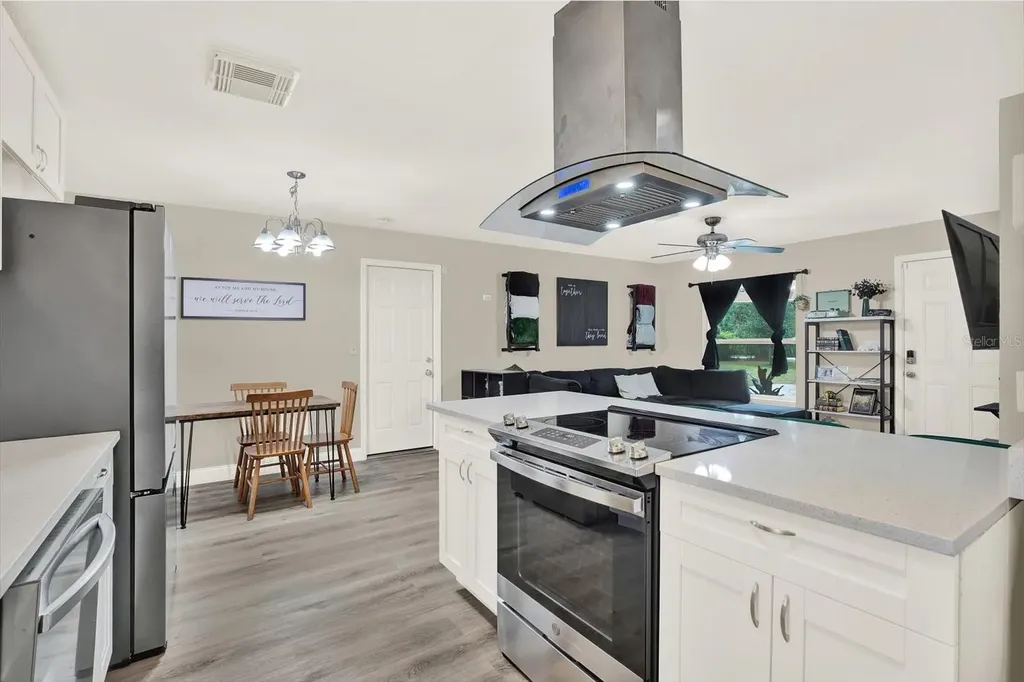 2133 S Colonial Avenue Homosassa FL 34448