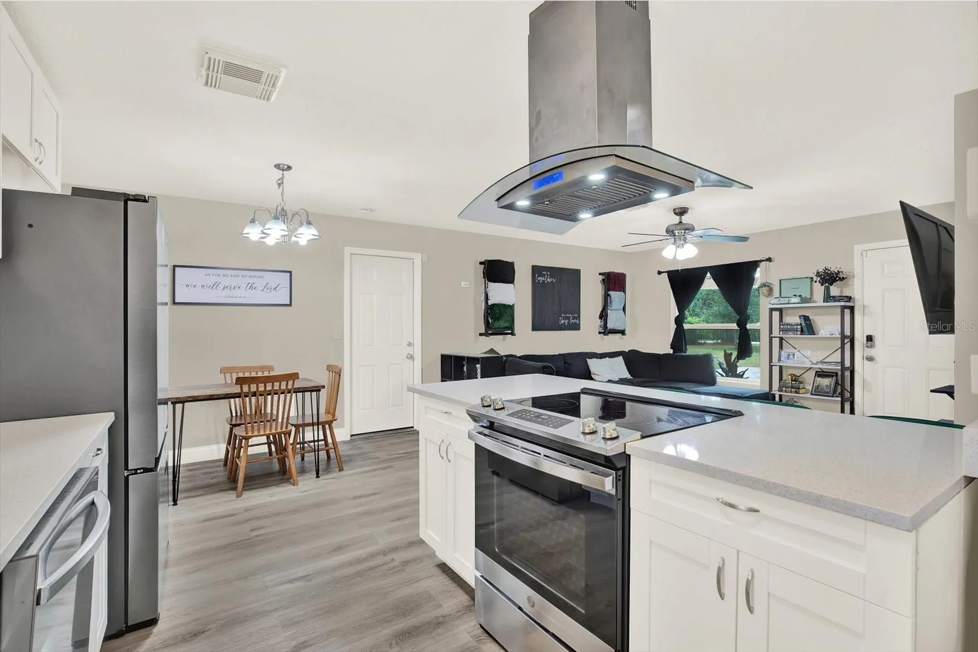 2133 S Colonial Avenue Homosassa FL 34448