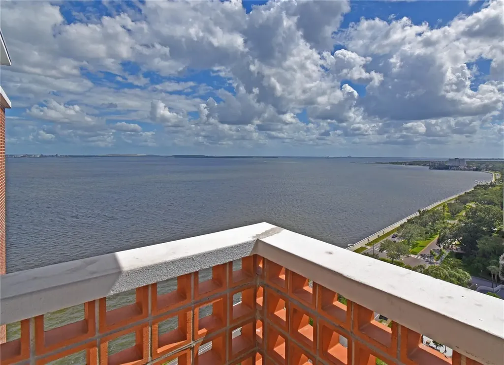 4015 Bayshore Boulevard Tampa FL 33611