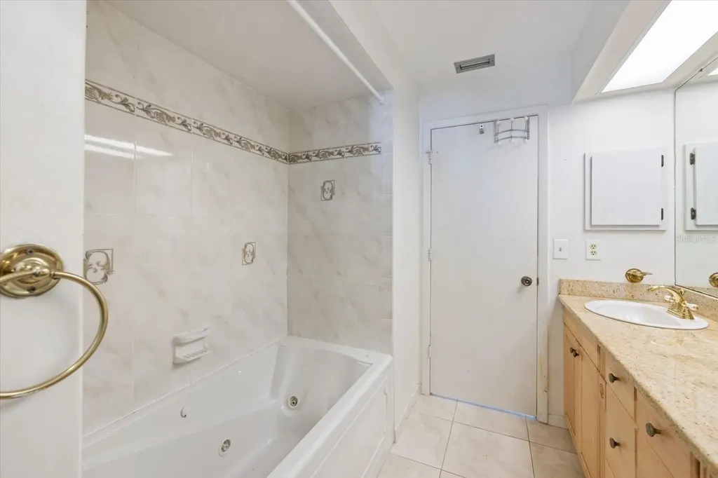 5151 Oakmont Place Sarasota FL 34242