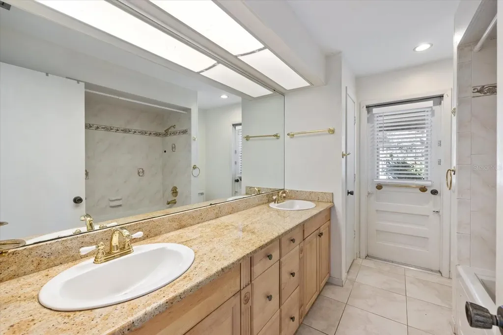 5151 Oakmont Place Sarasota FL 34242