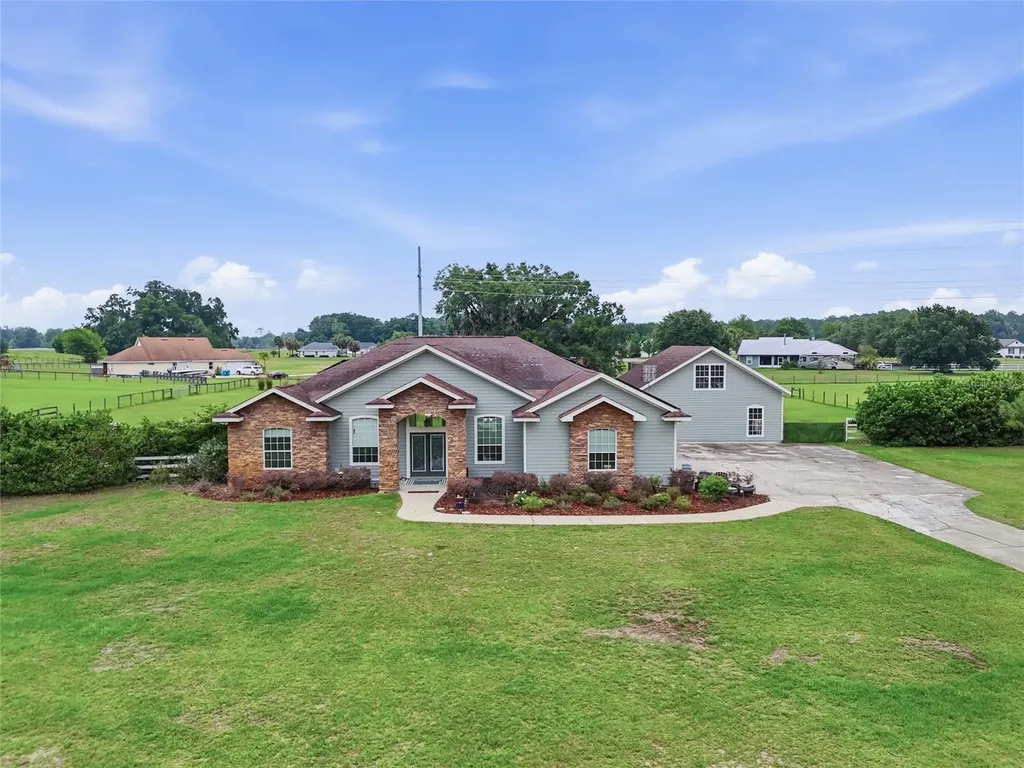 25672 NW 173rd Avenue High Springs FL 32643