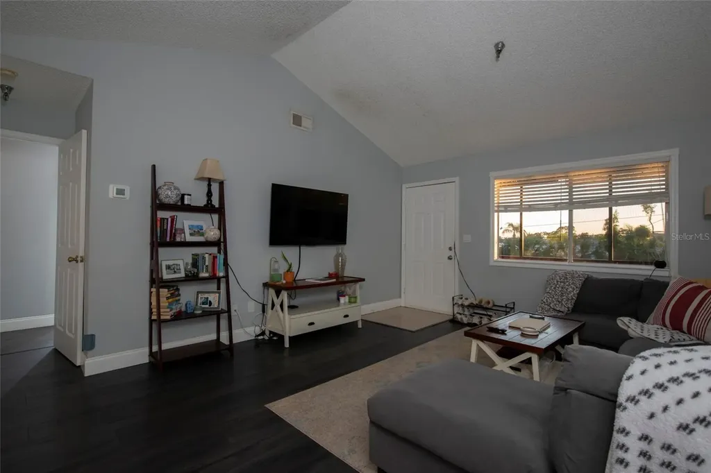10263 Gandy Boulevard N St Petersburg FL 33702