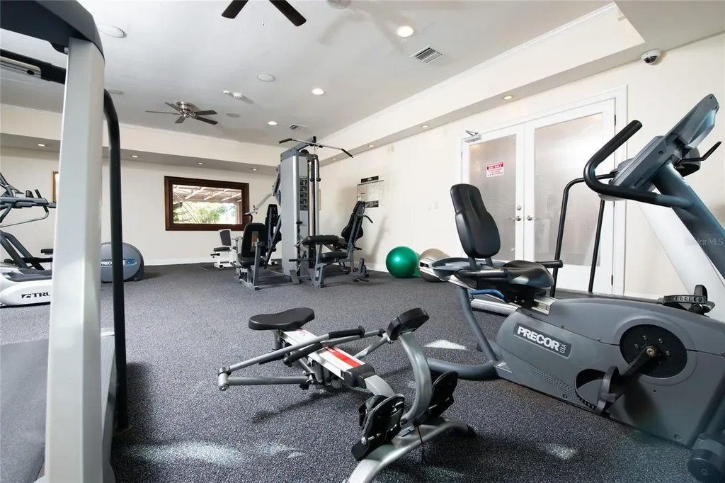 10263 Gandy Boulevard N St Petersburg FL 33702