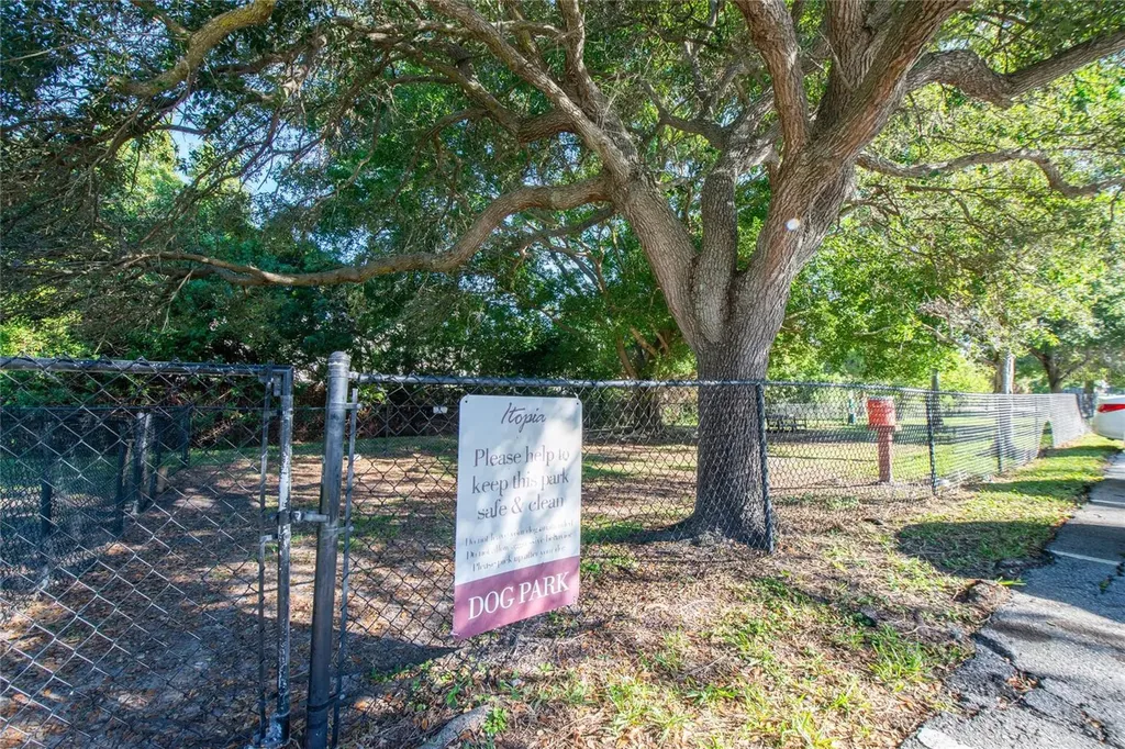 10263 Gandy Boulevard N St Petersburg FL 33702
