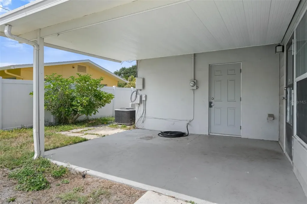 5690 6th Street S St Petersburg FL 33705