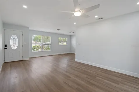 5690 6th Street S St Petersburg FL 33705