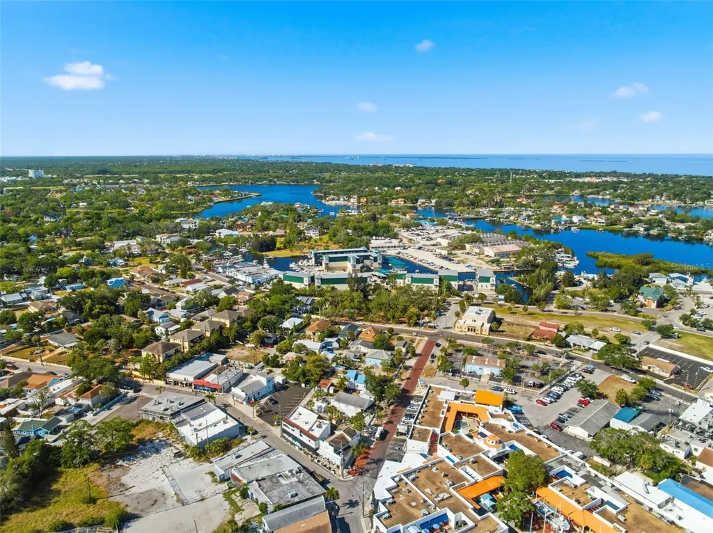 531 Athens Street Tarpon Springs FL 34689