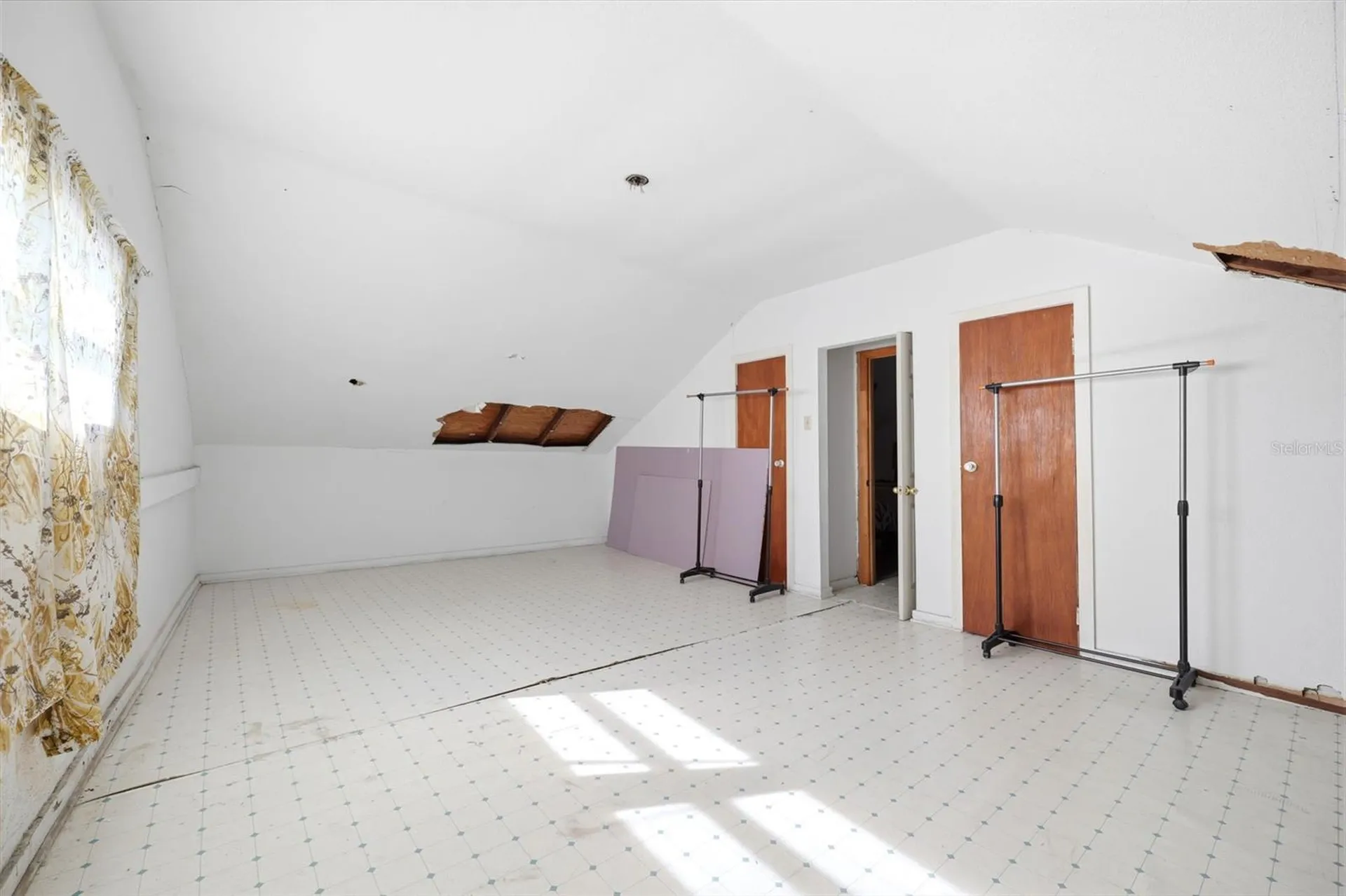 531 Athens Street Tarpon Springs FL 34689