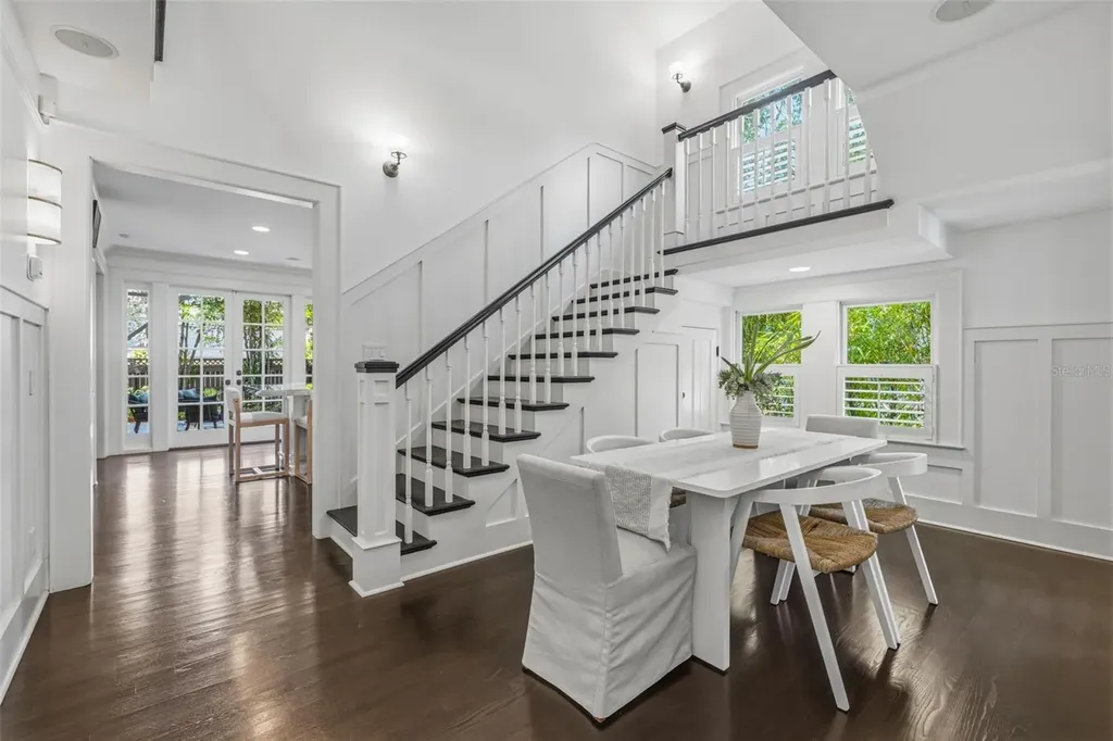 1811 W Hills Avenue Tampa FL 33606
