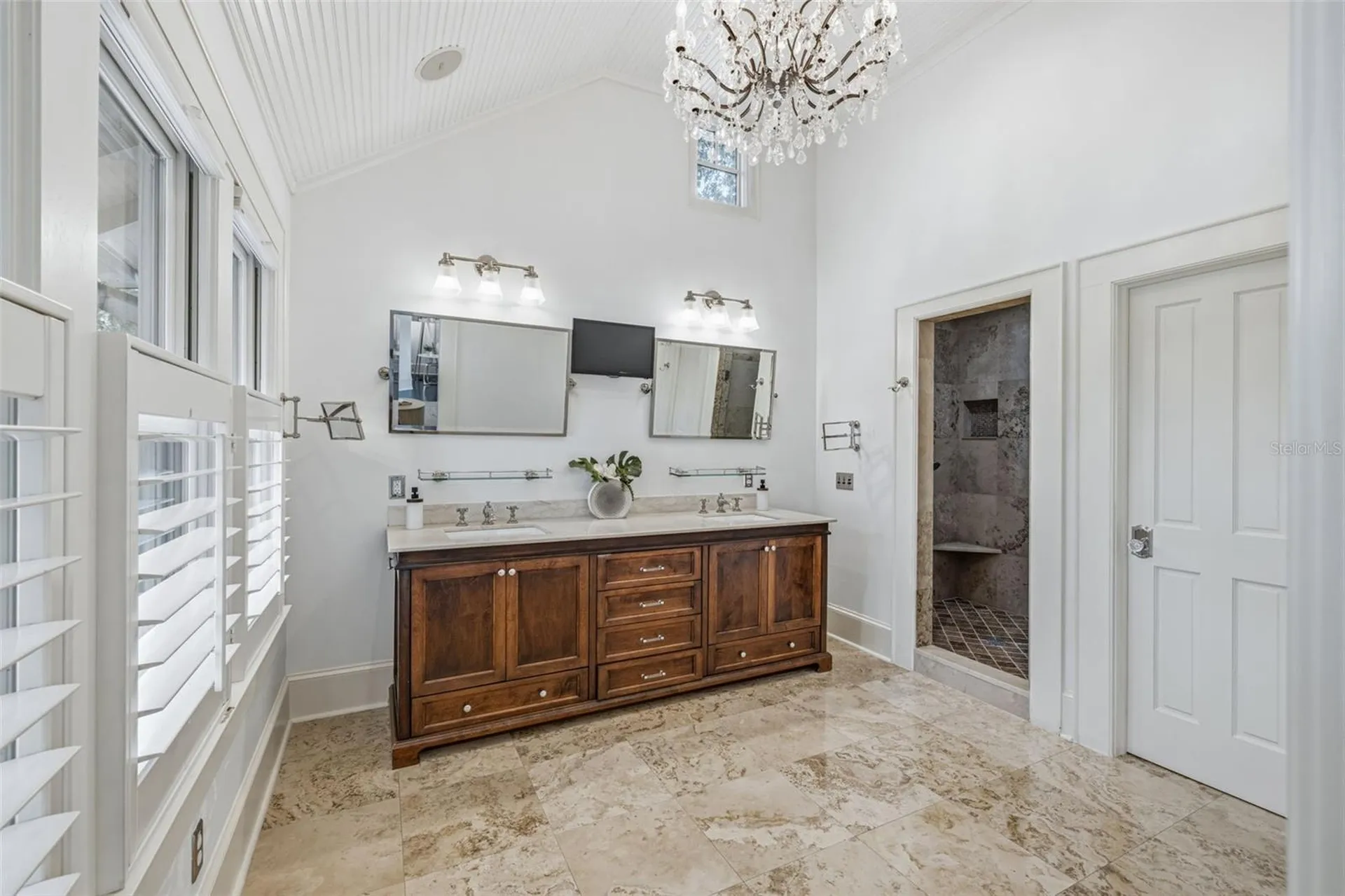 1811 W Hills Avenue Tampa FL 33606