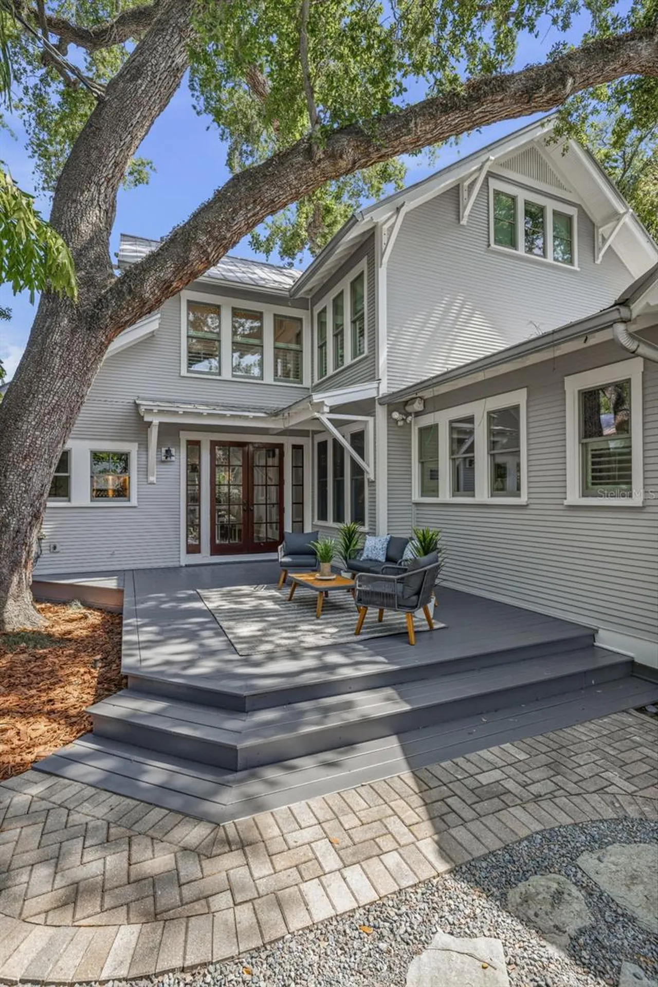 1811 W Hills Avenue Tampa FL 33606