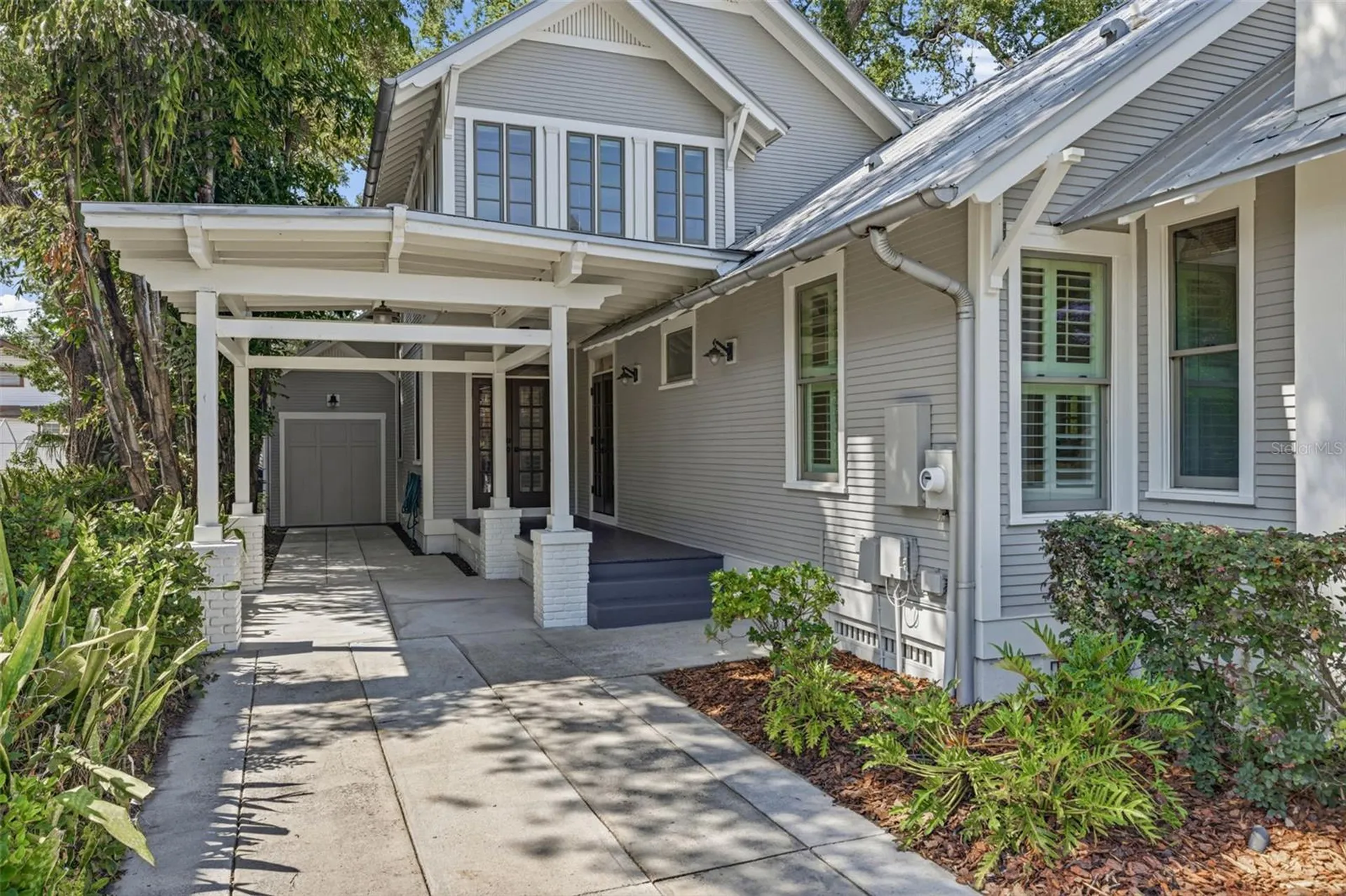 1811 W Hills Avenue Tampa FL 33606