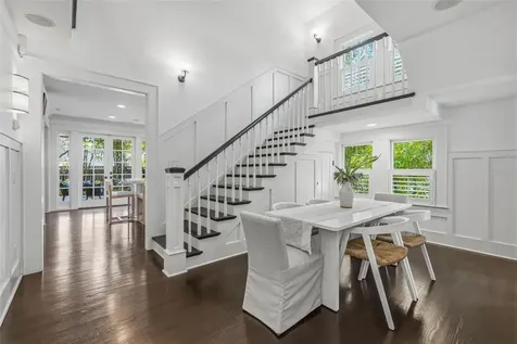 1811 W Hills Avenue Tampa FL 33606