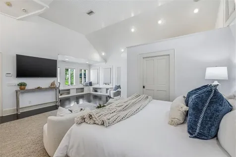 1811 W Hills Avenue Tampa FL 33606