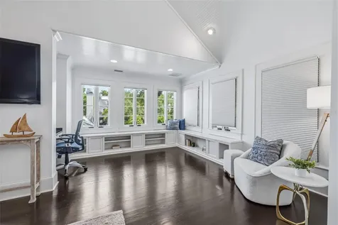 1811 W Hills Avenue Tampa FL 33606