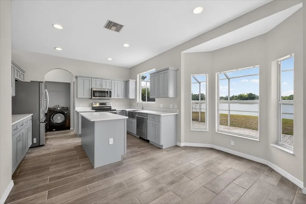 8405 Canterbury Lake Boulevard Tampa FL 33619