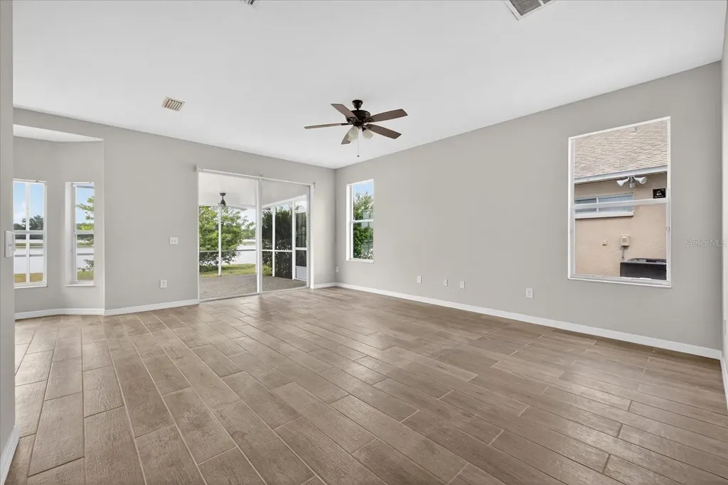 8405 Canterbury Lake Boulevard Tampa FL 33619