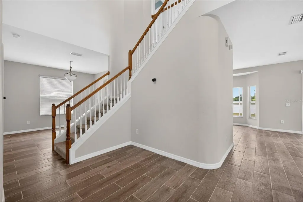 8405 Canterbury Lake Boulevard Tampa FL 33619