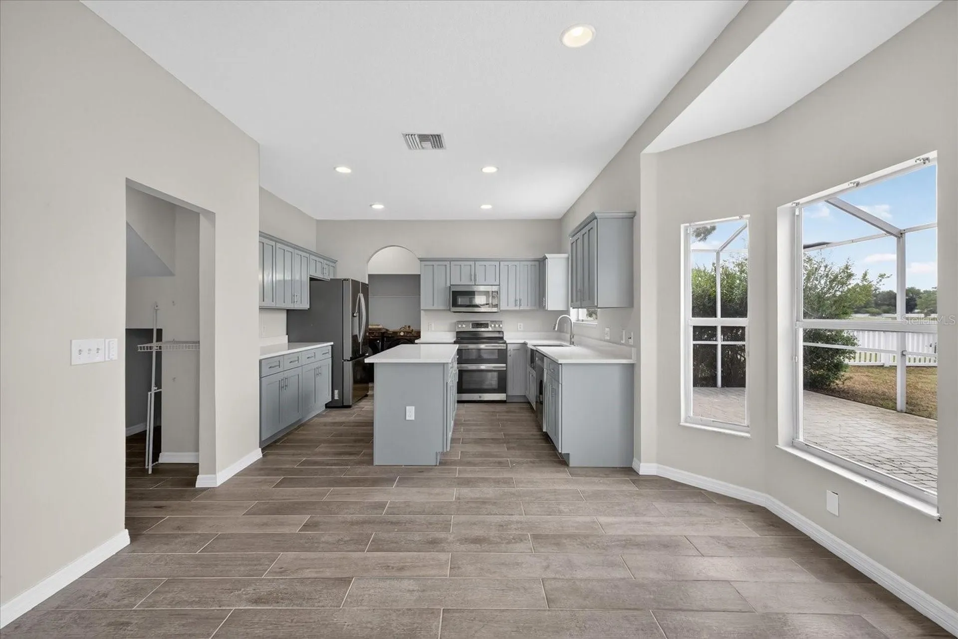 8405 Canterbury Lake Boulevard Tampa FL 33619