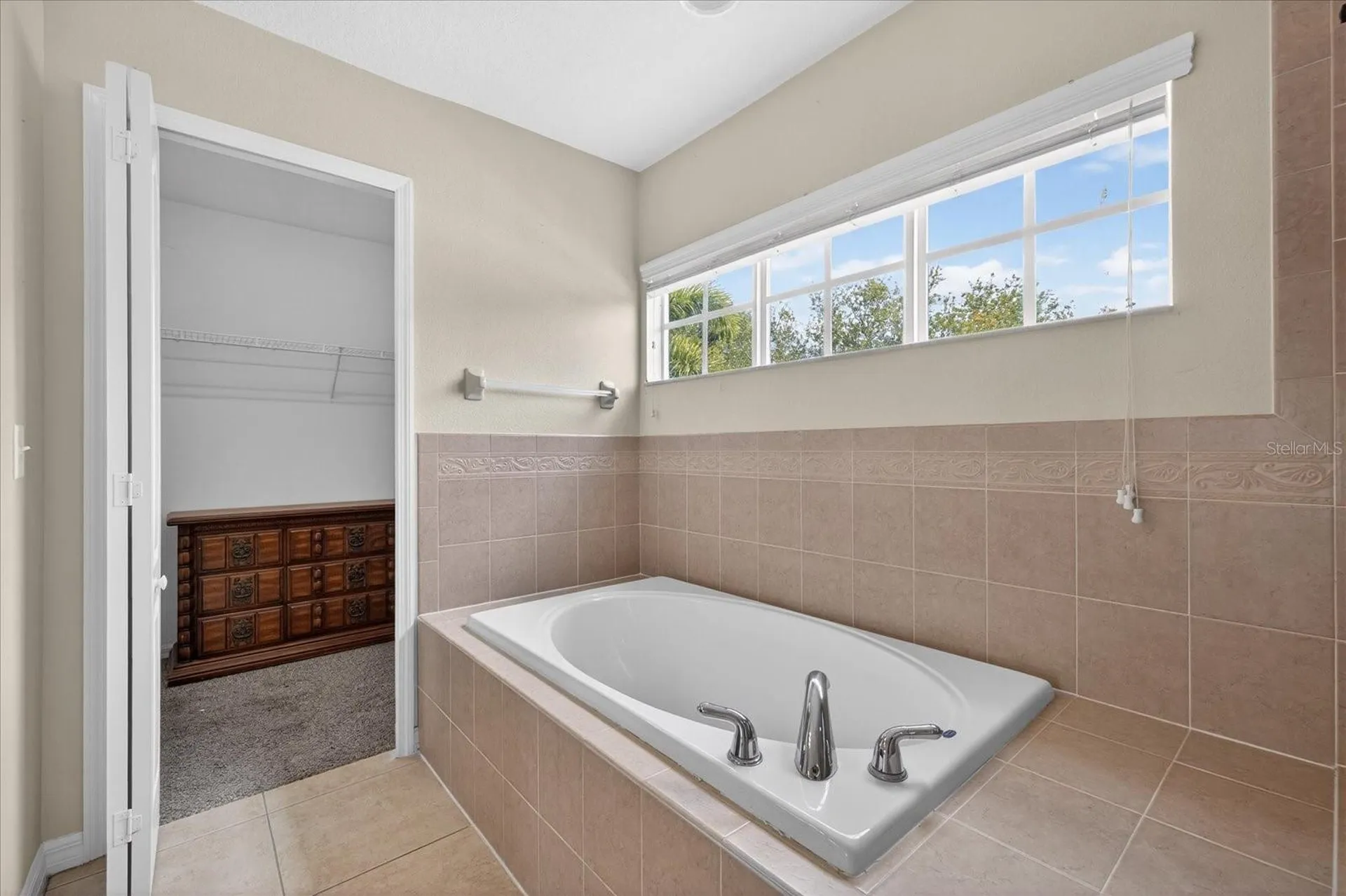 8405 Canterbury Lake Boulevard Tampa FL 33619