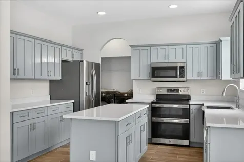 8405 Canterbury Lake Boulevard Tampa FL 33619