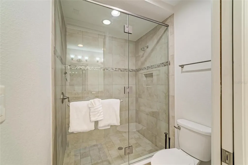 392 Aruba Circle Bradenton FL 34209
