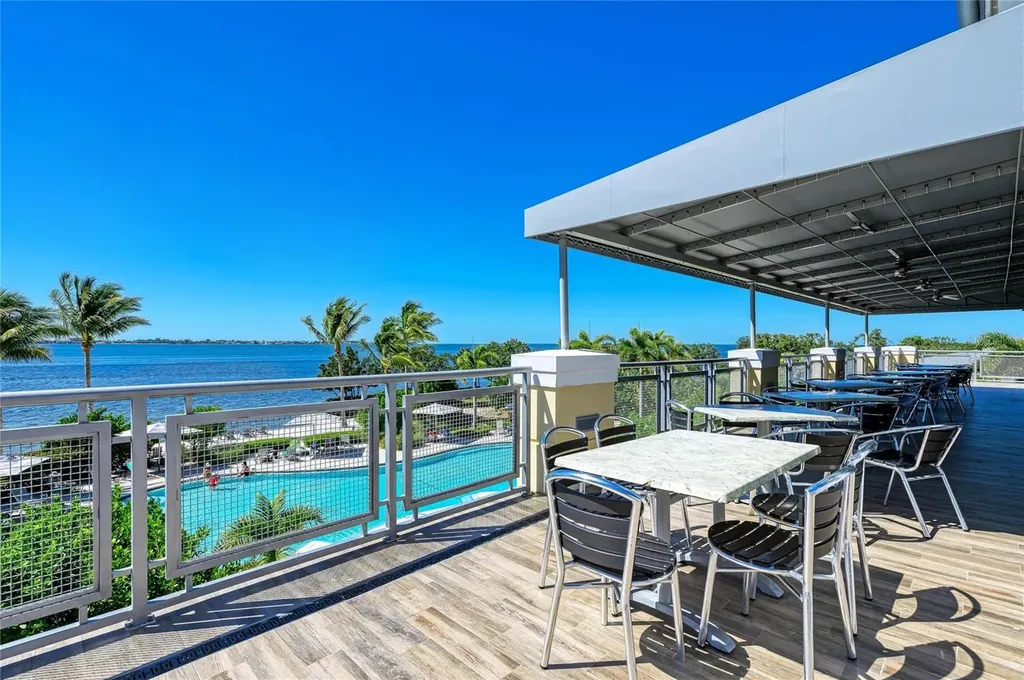 392 Aruba Circle Bradenton FL 34209