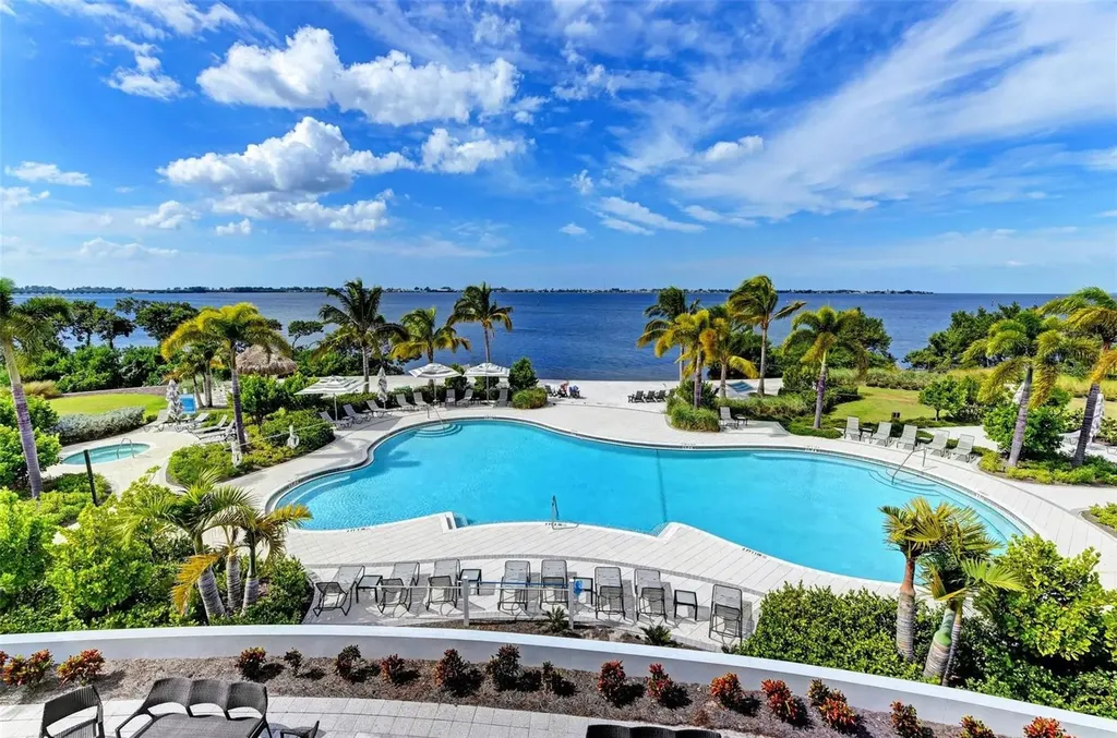 392 Aruba Circle Bradenton FL 34209