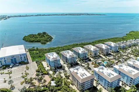 392 Aruba Circle Bradenton FL 34209