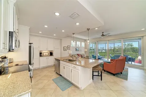 392 Aruba Circle Bradenton FL 34209