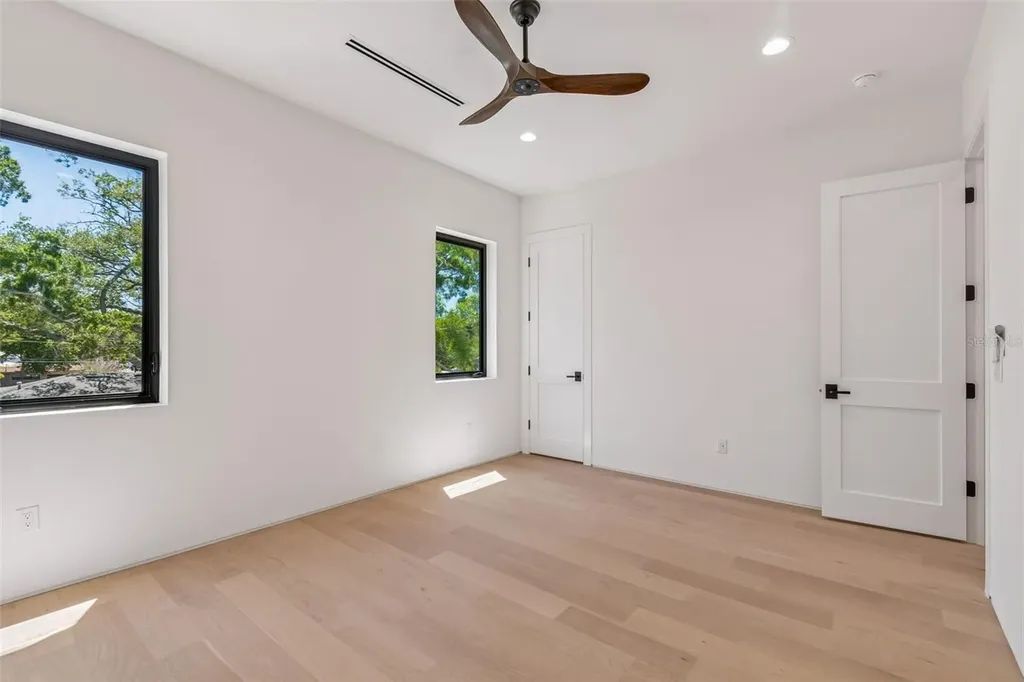 206 S Treasure Drive Tampa FL 33609