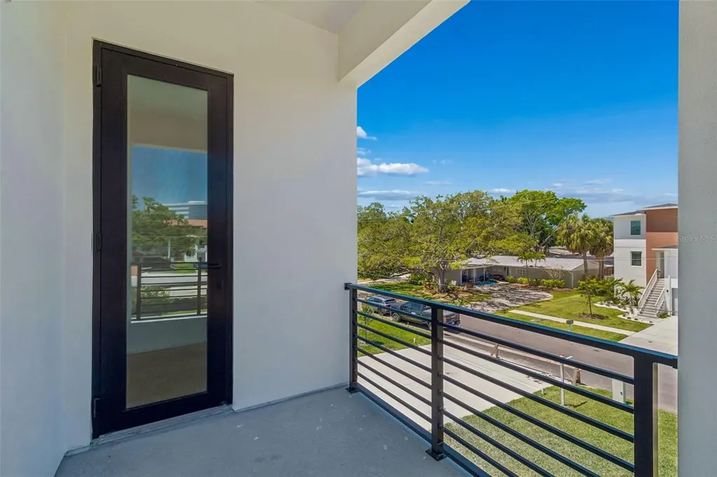 206 S Treasure Drive Tampa FL 33609