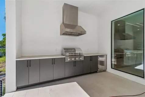 206 S Treasure Drive Tampa FL 33609