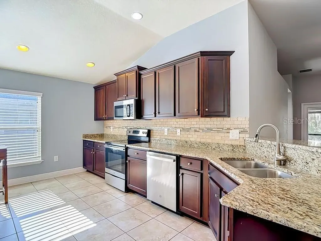 12244 Loopback Drive San Antonio FL 33576