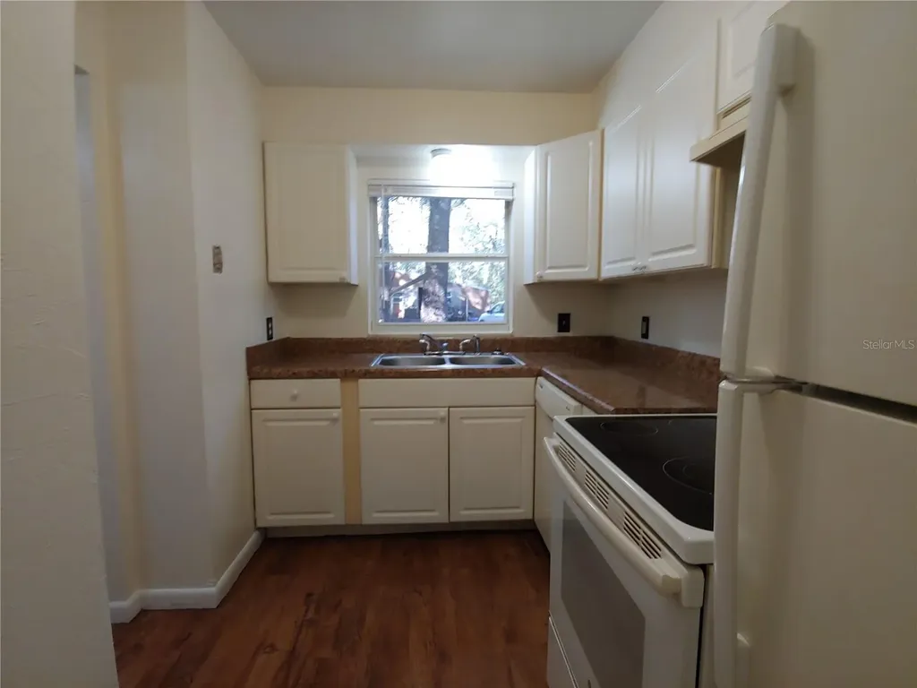 208 NE 7 Place Micanopy FL 32667