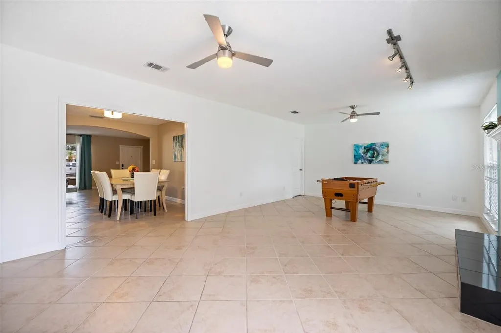 818 Plum Tree Lane Sarasota FL 34243