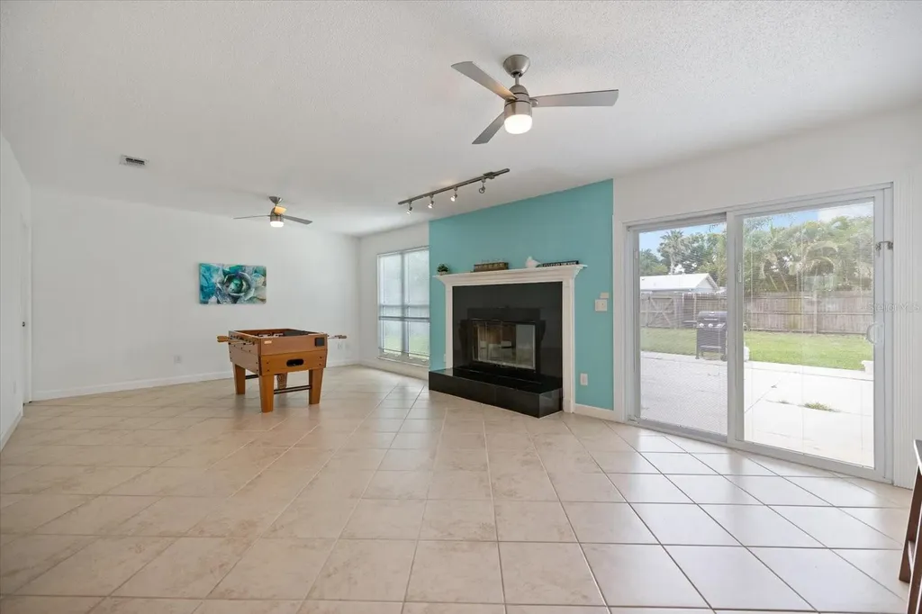 818 Plum Tree Lane Sarasota FL 34243