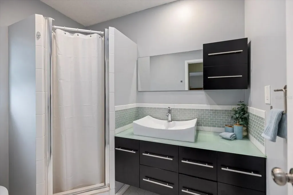 818 Plum Tree Lane Sarasota FL 34243