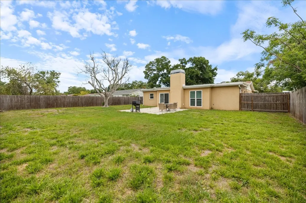 818 Plum Tree Lane Sarasota FL 34243