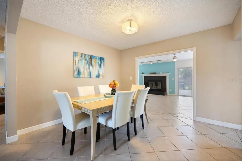 818 Plum Tree Lane Sarasota FL 34243