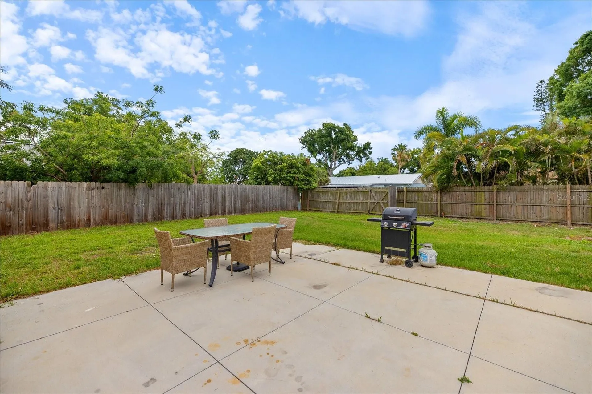 818 Plum Tree Lane Sarasota FL 34243