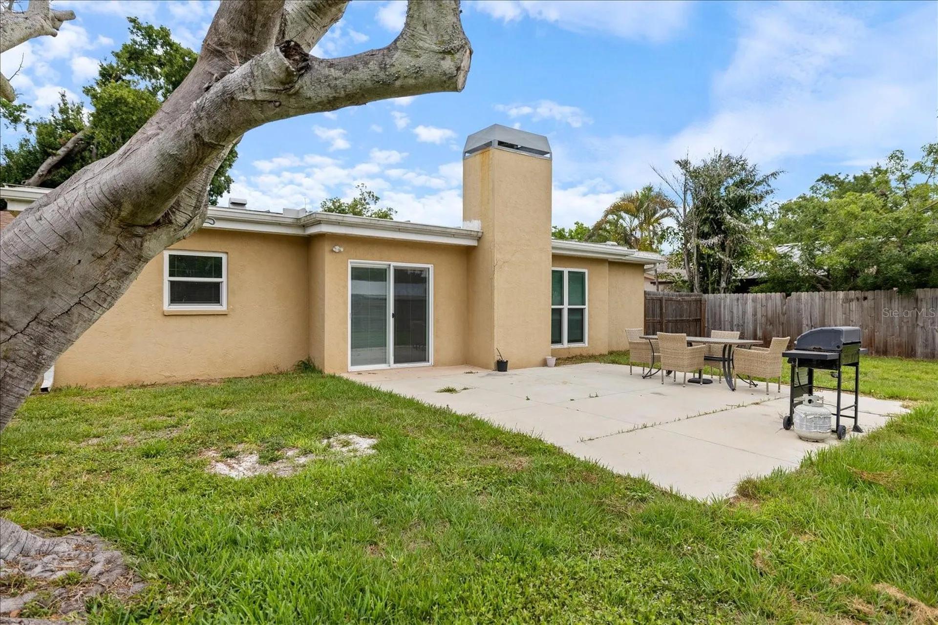 818 Plum Tree Lane Sarasota FL 34243