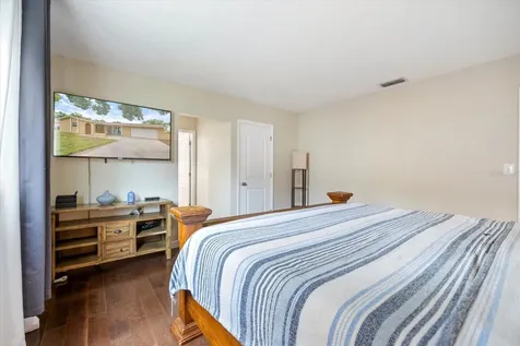 818 Plum Tree Lane Sarasota FL 34243