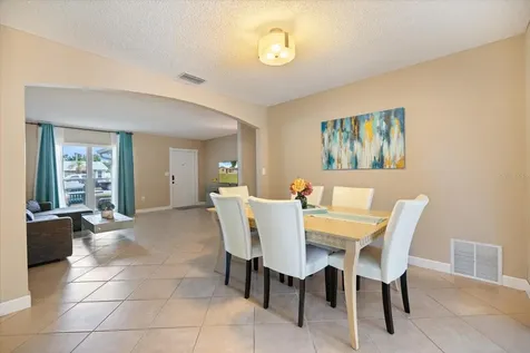 818 Plum Tree Lane Sarasota FL 34243