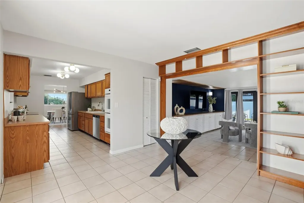 6900 10th Avenue N St Petersburg FL 33710