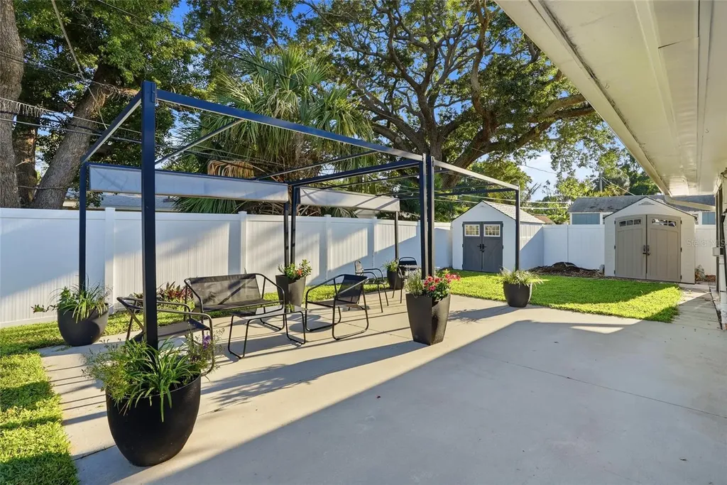 6900 10th Avenue N St Petersburg FL 33710