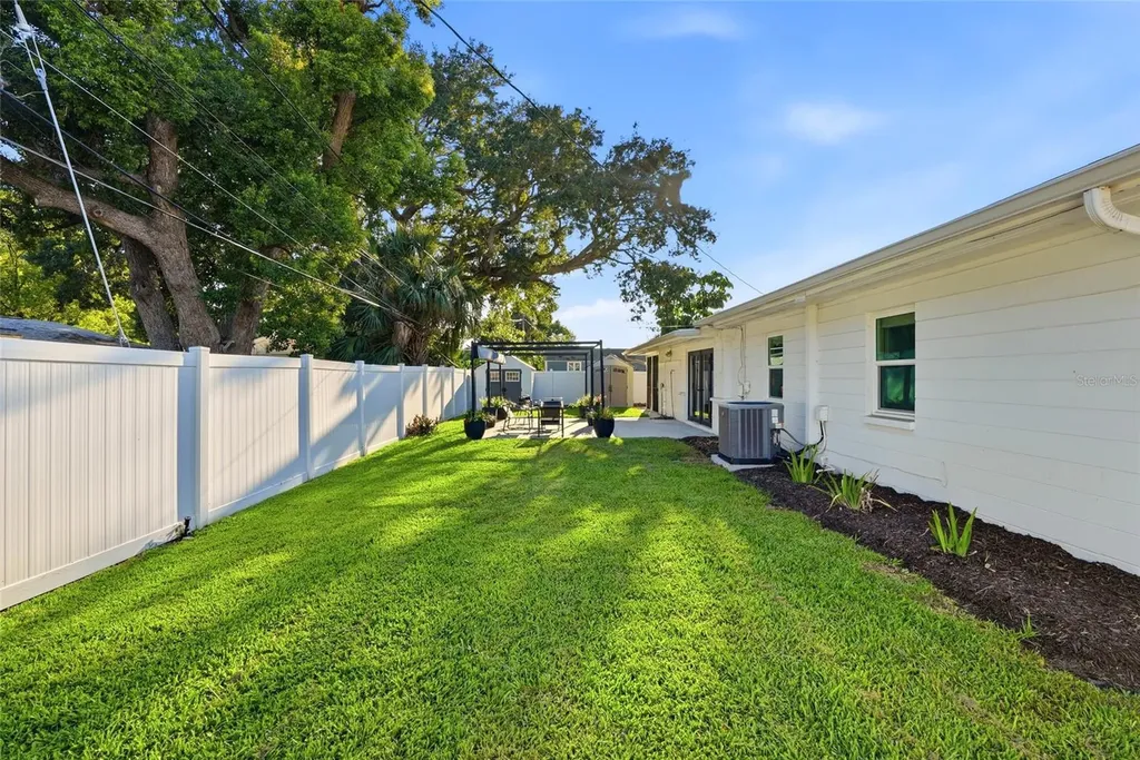 6900 10th Avenue N St Petersburg FL 33710