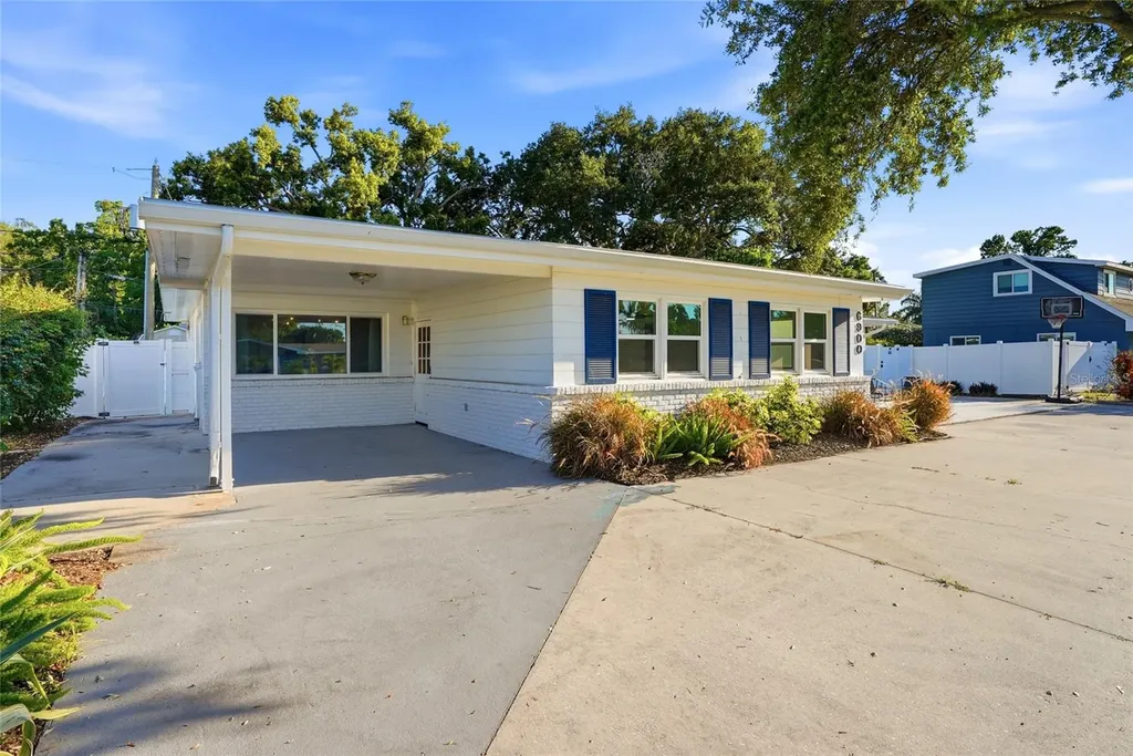 6900 10th Avenue N St Petersburg FL 33710