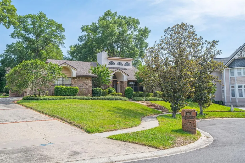 215 Sovereign Court Altamonte Springs FL 32701